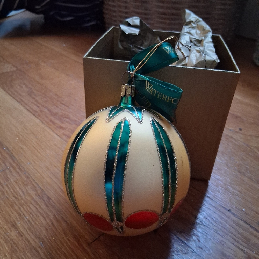 Waterfood Holiday Greenville Ball Preowned